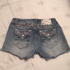 Miss Me Standard Easy Shorts Cutoff Native Accents